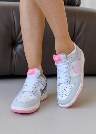 Женские кроссовки nike sb dunk low 520 pink puck1 фото