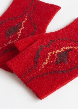 Красные валяные митенки перчатки без пальцев из шерсти9 фото