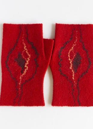 Красные валяные митенки перчатки без пальцев из шерсти8 фото