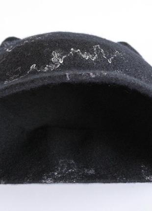 Черная валяная шапка с ушками и козырьком женская шапка кошка из шерсти мериноса10 фото