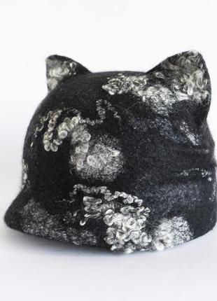 Теплая женская шапка с ушками валяная черная шапка кошка из шерсти подарок девушке на день рождения2 фото