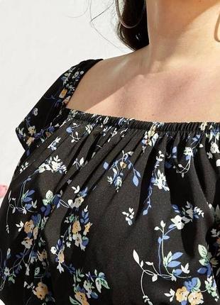Платье миди с цветочным принтом с открытыми плечами с разрезом платье черная синяя с поясом оверсайз весенняя трендовая стильная5 фото