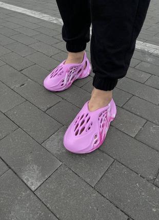 Женские разовые шлепанцы-сланцы yeezy foam runner pink кроссовки2 фото