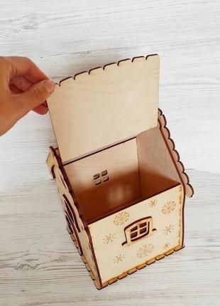 Коробка для подарков "сказочный домик".3 фото