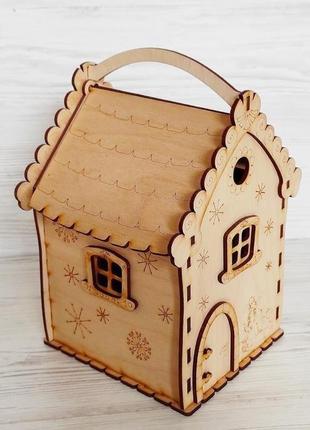 Коробка для подарков "сказочный домик".2 фото