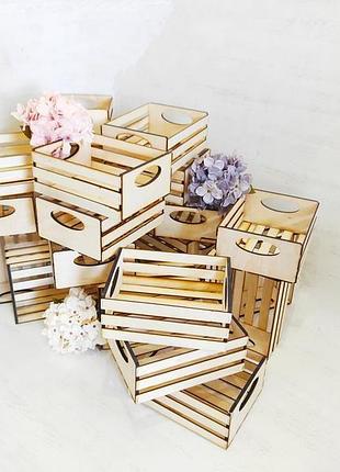 Декоративные ящики для хранения, создания флористических или подарочных композиций.