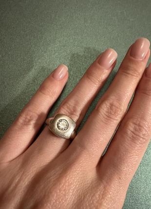 Серебряная кольца с цирконом