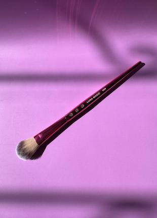 Пензик для хайлайтера luna magic superstar: 999 highlighter brush