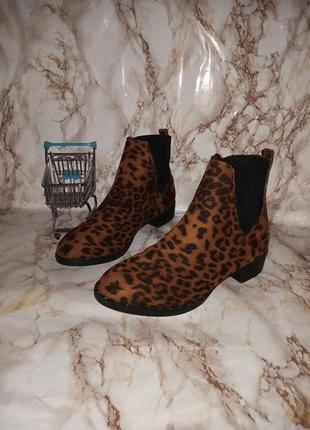 Леопардовые ботинки на низком ходу с резинками-вставками по бокам5 фото