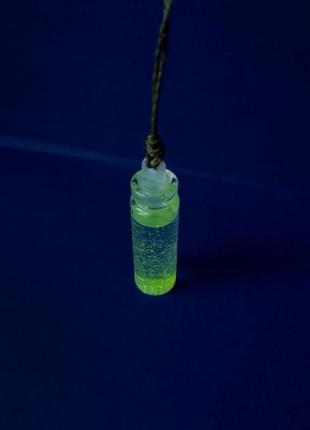 Кулон мини бутылочка антистресс5 фото