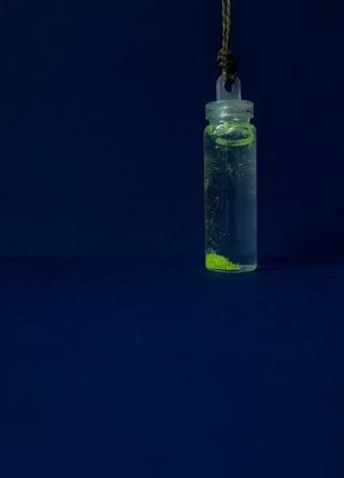 Кулон мини бутылочка антистресс1 фото