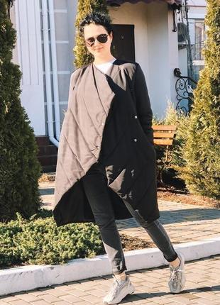 Асиметричне демісезонне пальто, колір чорний3 фото