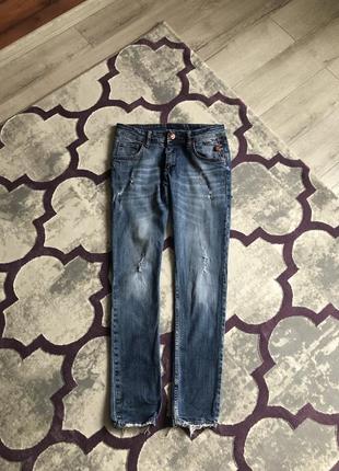 Пакет вещей джинсы штаны цвета хаки с вышивкой mango2 фото