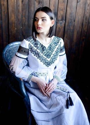 Лляне плаття з традиційною вишивкою2 фото