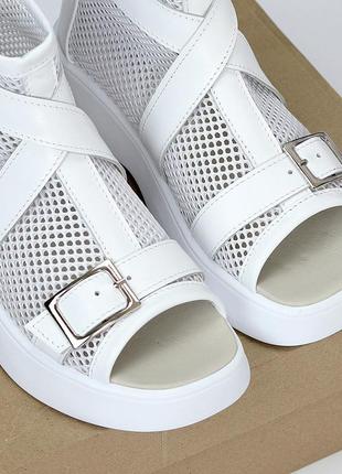 Натуральные кожаные белые летние ботинки - босоножки в сетку5 фото