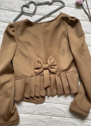 Стильный нарядный бежевый классический жакет пиджак размер л2 фото