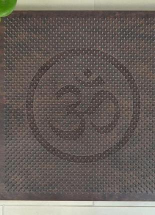 Доска садху с гвоздями для спины с шагом 1 см и гравировкой внутри