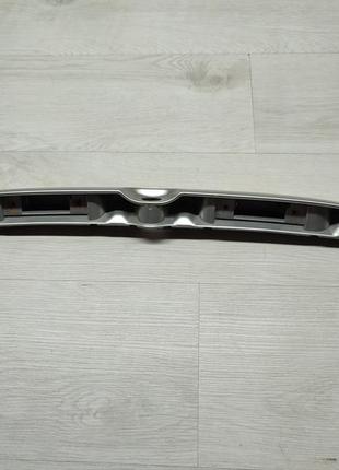 Накладка кришки багажника для opel omega b універсал опель оме...