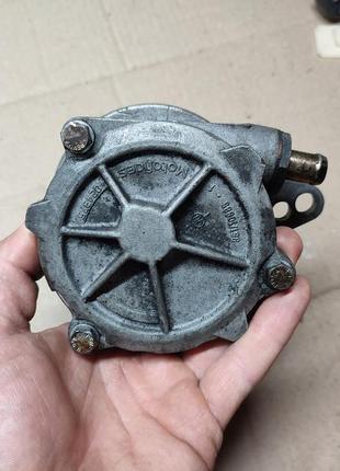 Вакуумний насос 2249939 bmw e46 2.0 td 2249939