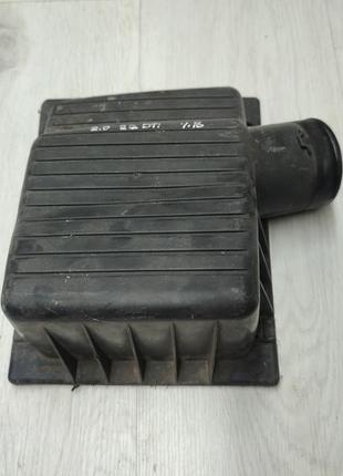 Кришка корпуса повітряного фільтра opel vectra b 2.0 dti 90499598
