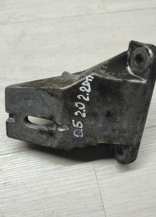 Кронштейн двівуна 2.0 2.2 dti opel omega b 90539675