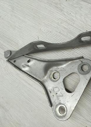 Петля капота ліва (тримач) opel zafira a (1999-2005) 90579421