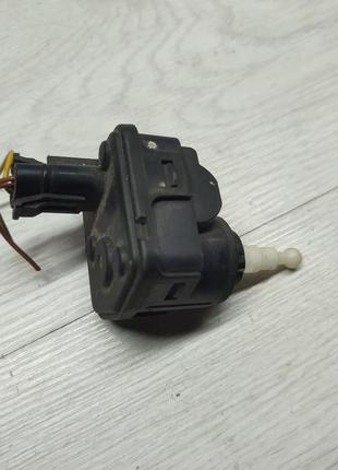 Коректор фар опель омега б opel omega b 00728230