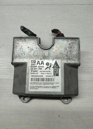 Блок подушки безпеки опель зафіра б 13241766 / opel airbek 132...