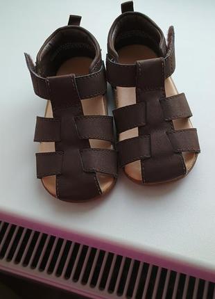 Сандалии для мальчика h&м hm