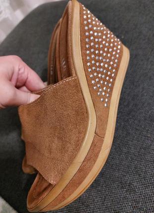 Шльопанці pittarello