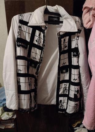 Куртка chanel біла з оксамитовим напиленням розмір л, хл2 фото