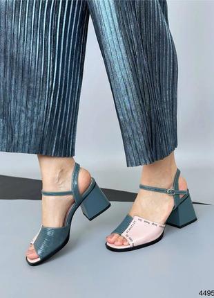 Босоножки женские на удобных низких каблуках с ремешком4 фото