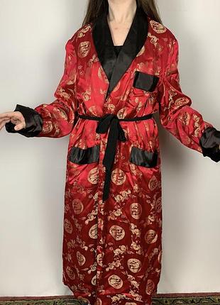 Крутий атласовий халат, яскравий, червоний з срібним візерунком