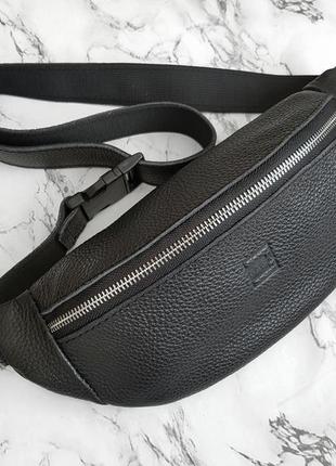 Поясна сумка . черная бананка .  стильная кожаная бананка, небольшая посная сумка, сумка на пояс .5 фото
