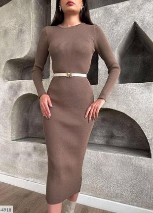 Сукня-футляр жіноча приталена по фігурі за коліно міді з тепло...