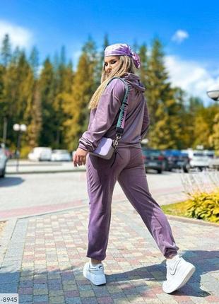 Велюровий жіночий спортивний костюм на осінь повсякденний одно...4 фото
