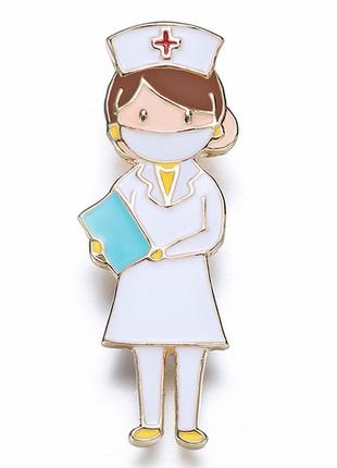 Брошка «медсестра в масці».