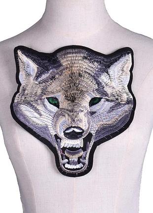 Вишивка для декору одягу «голова вовка».