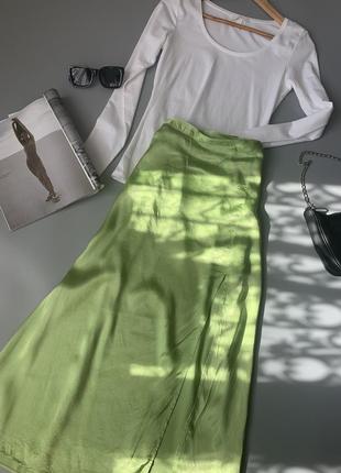 Атласная юбка с разрезом р.m/l1 фото