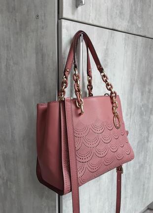 Фирменная кожаная сумка michael kors.

￼

￼

￼

￼

￼

￼

￼

￼

￼

￼

￼

previousnext8 фото