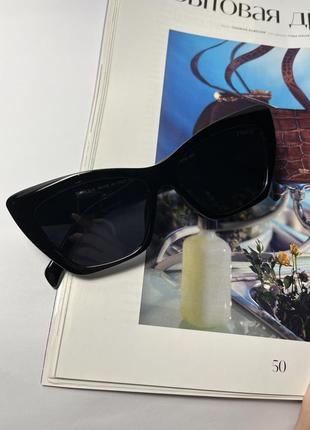 Сонцезахисні окуляри prada