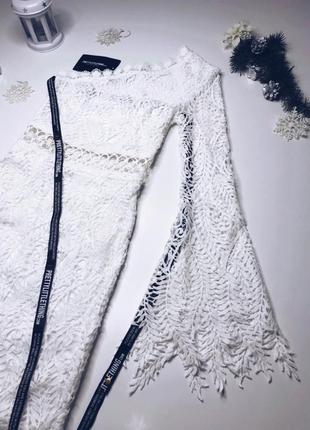 Фактурне білосніжне гіпюрову плаття на одне плече plt5 фото