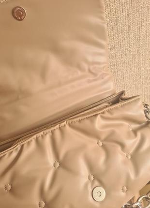 Модна бежева сумочка 5