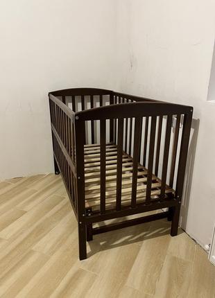 Кроватка детская и матрасик