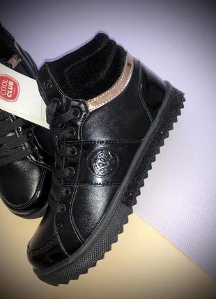 Демісезонні кросівки, черевики на шнурівці3 фото