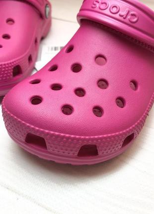 Босоніжки, сандалі, крокси crocs