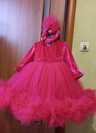 Малиновое детское платье с помпонамт от 1 года и больше