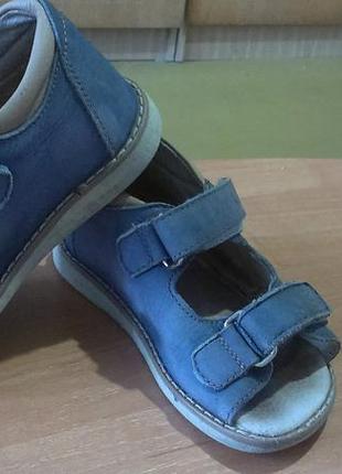 Ортопедичиские кожание босоножки р.27