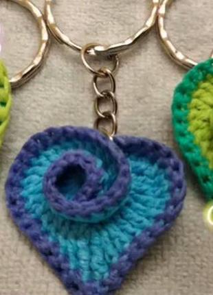 Брелок для ключів сердечко подарунковий beauty crochet синій з зеленим5 фото