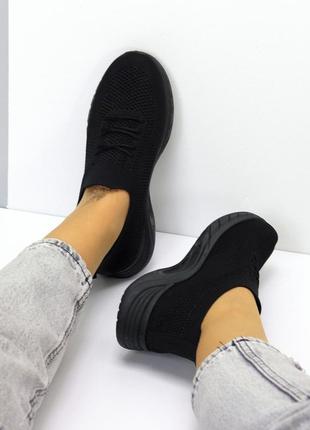 Легкі еластичні текстильні чорні кросівки must have на кожен день10 фото